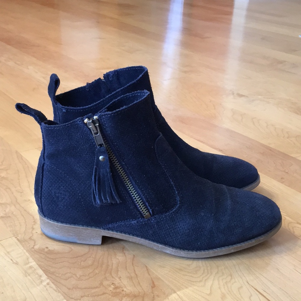 TAMARIS Leather Ankle Bootie With Tassel Side Zip